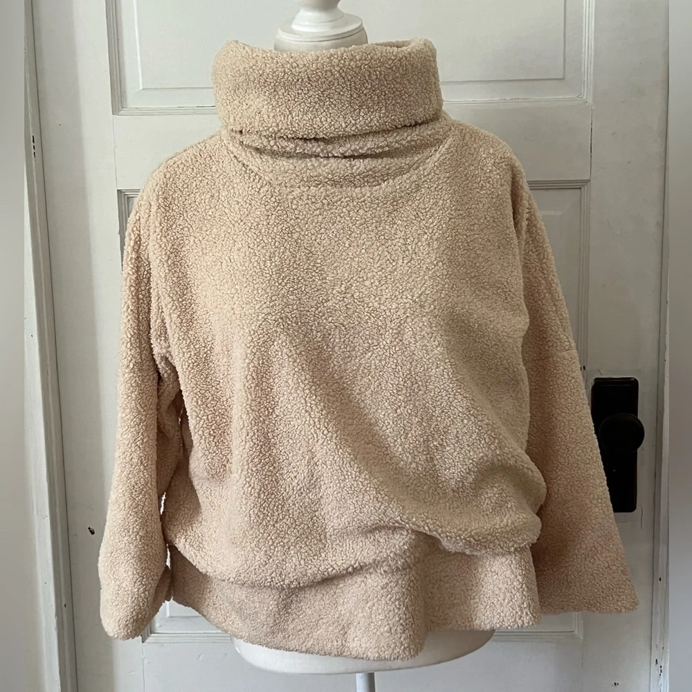 Tuckernuck | Rollins Funnel Neck Teddy Fleece - Picture 1 of 5